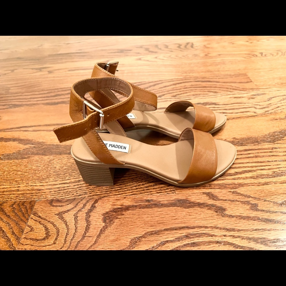 Steve Madden women’s sandals 6.5 new never worn.